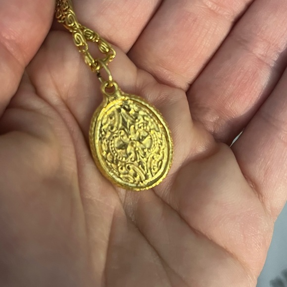 Vintage Goldette 3 chain gold tone cameo locket necklace - Picture 9 of 11